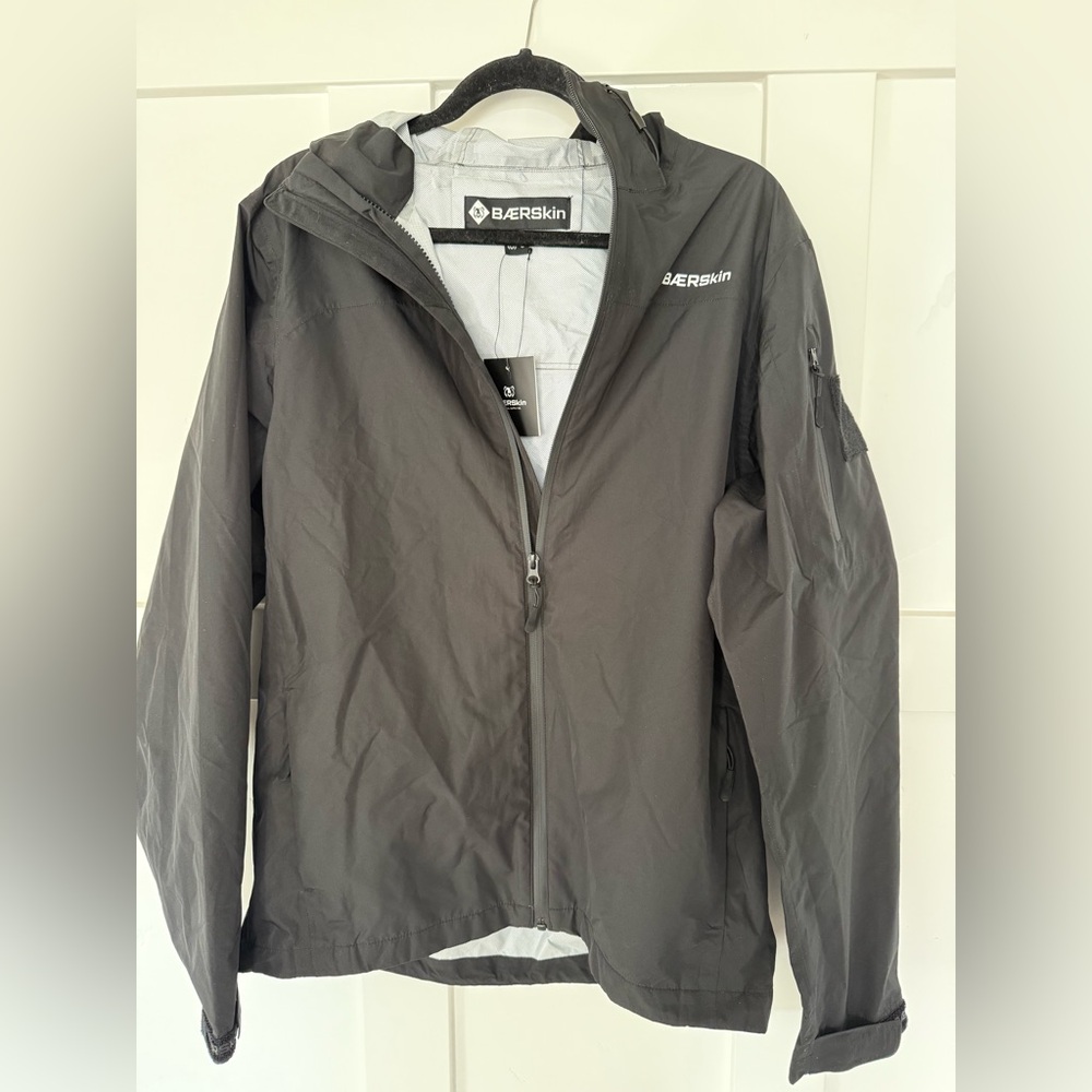 NWT Baerskin Tactical Raincoat Size Small